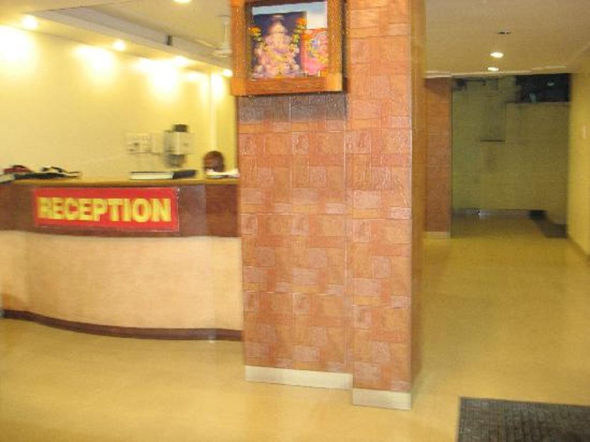 Hotel Rajdeep Пуна Экстерьер фото