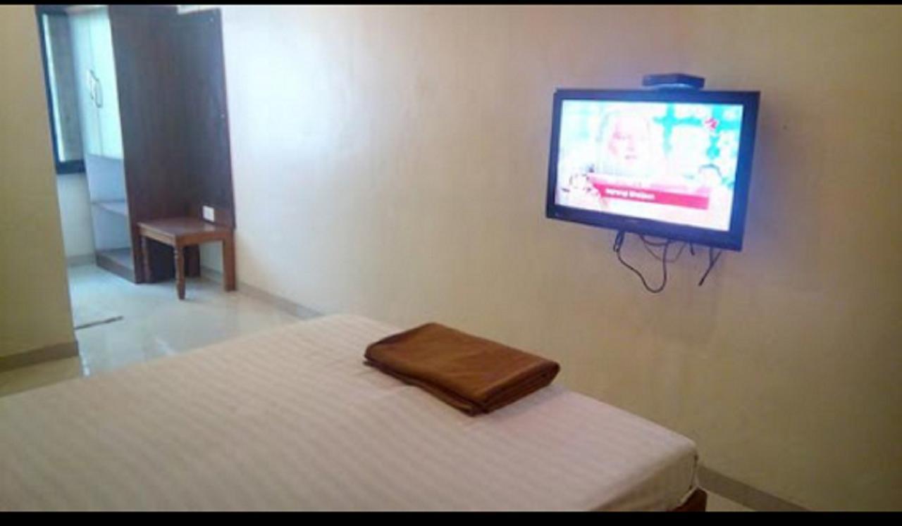 Hotel Rajdeep Пуна Экстерьер фото
