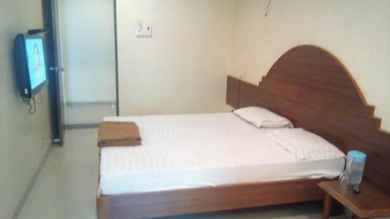 Hotel Rajdeep Пуна Экстерьер фото