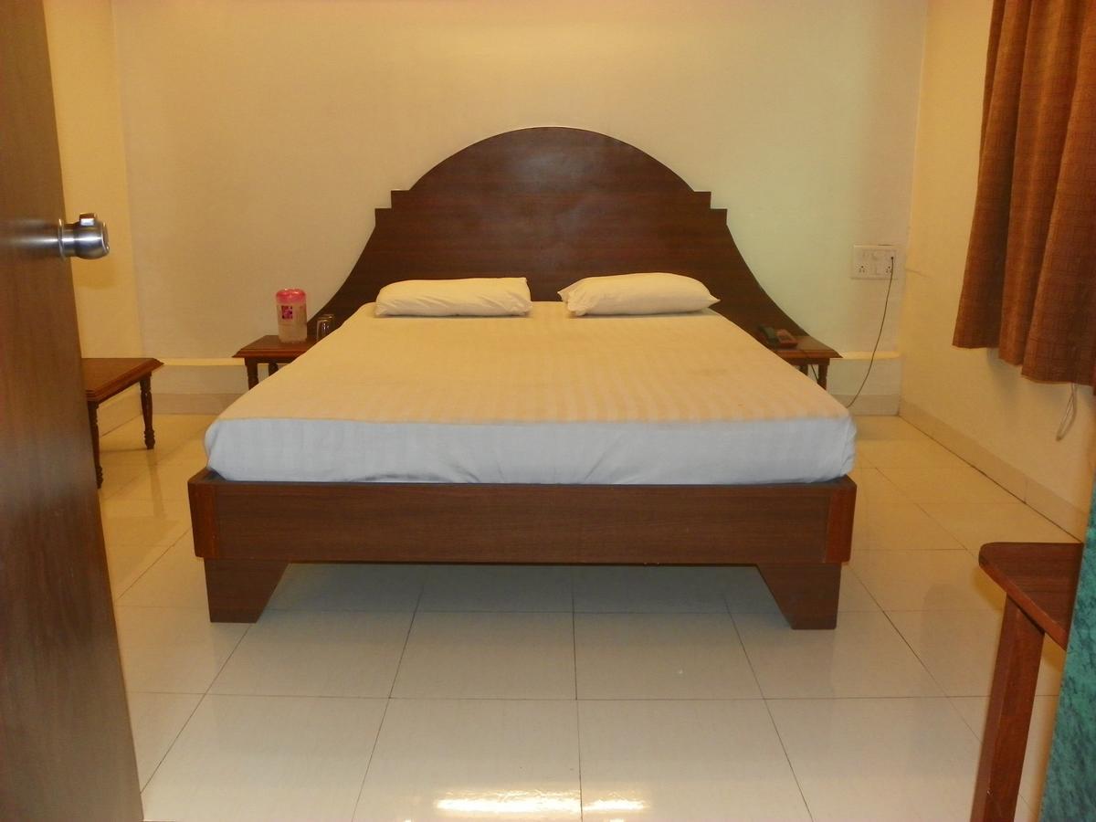 Hotel Rajdeep Пуна Экстерьер фото