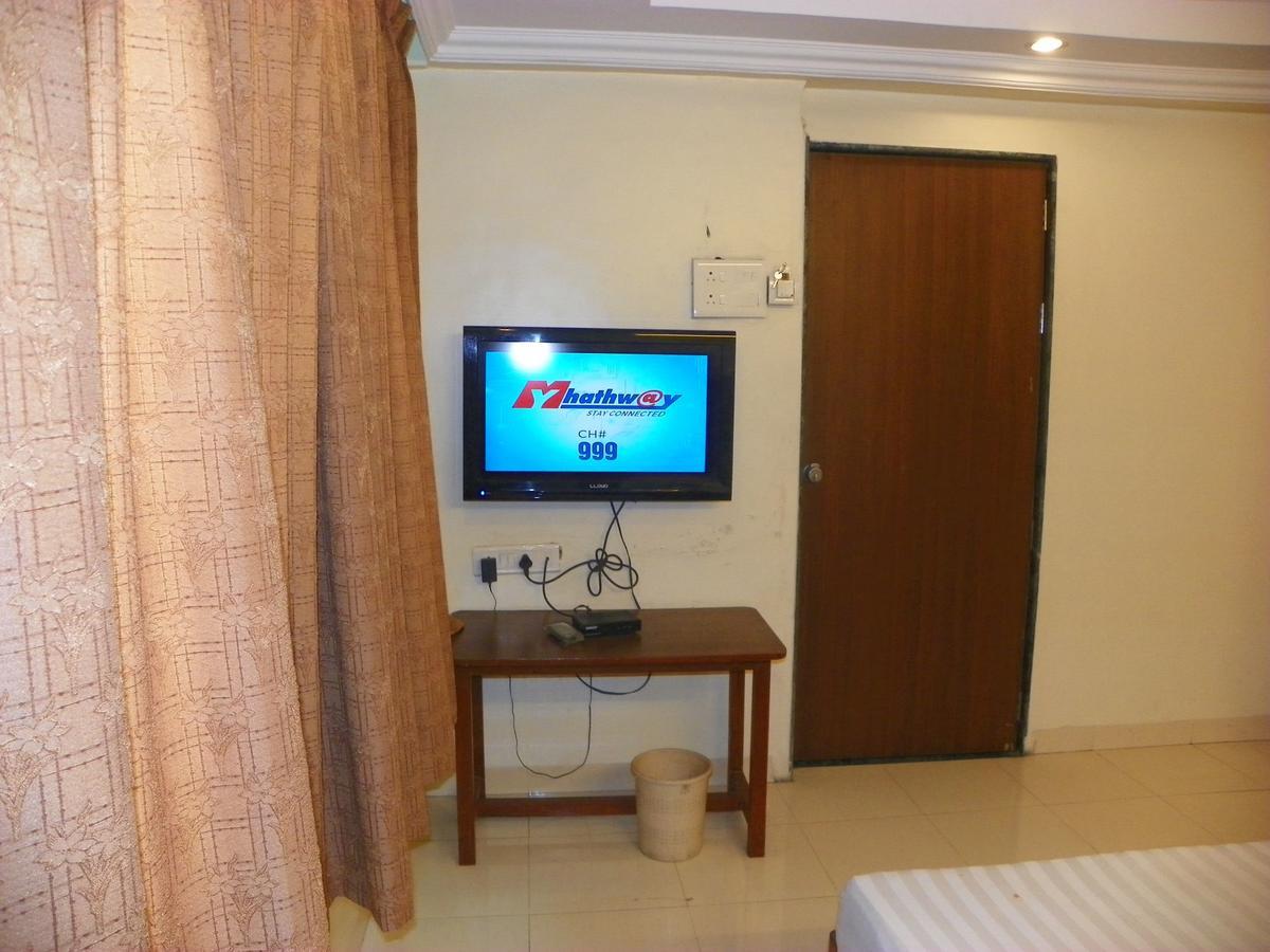 Hotel Rajdeep Пуна Экстерьер фото