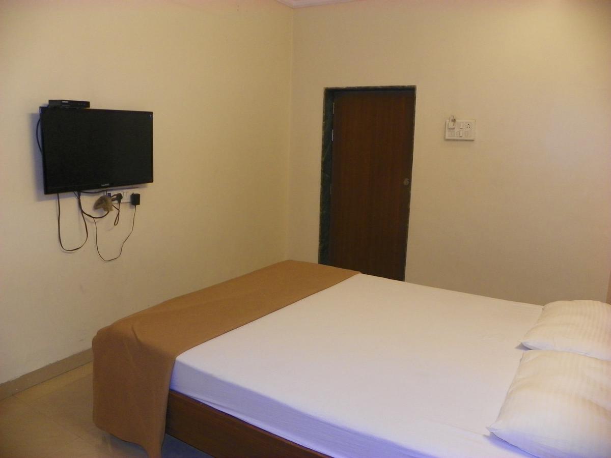 Hotel Rajdeep Пуна Экстерьер фото